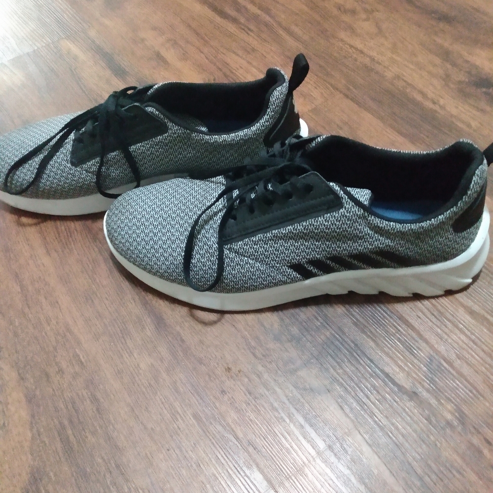 K swiss men's size 11 very sharp